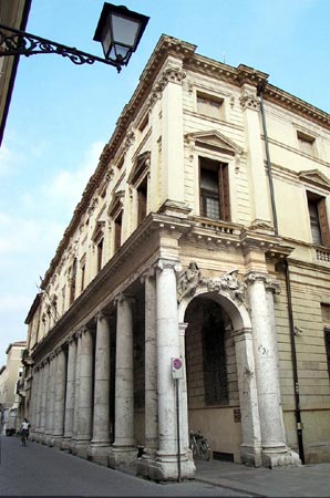 3134 Vicenza_ Palazzo Thiene955.jpg